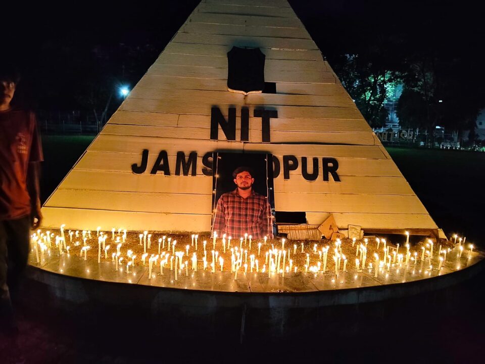 एनआईटी जमशेदपुर ने दिवंगत छात्र को दी श्रद्धांजलि, परिवार की सहायता के लिए शुरू किया सहायता अभियान img 20260808 wa0001