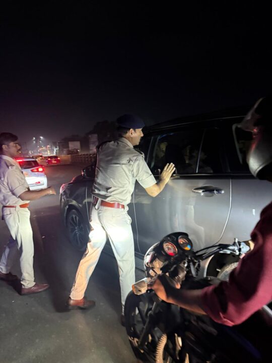 स्वतंत्रता दिवस को लेकर आदित्यपुर पुलिस अलर्ट, गली-मोहल्लों से लेकर खरकाई पुल तक चला एंटी क्राइम अभियान img 20260813 wa0002